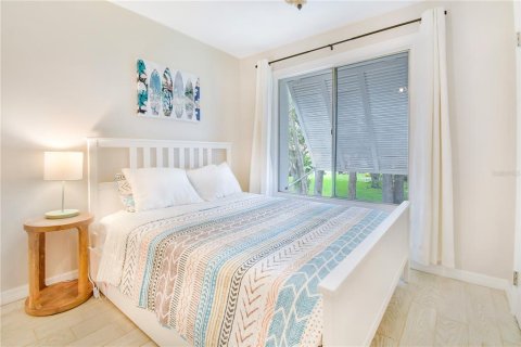 Condo in Saint Petersburg, Florida, 2 bedrooms  № 1917228 - photo 6