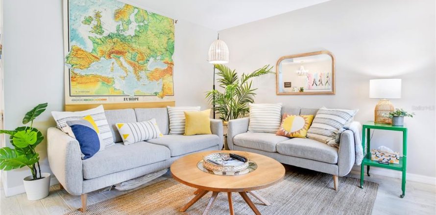 Condo in Saint Petersburg, Florida, 2 bedrooms  № 1917228