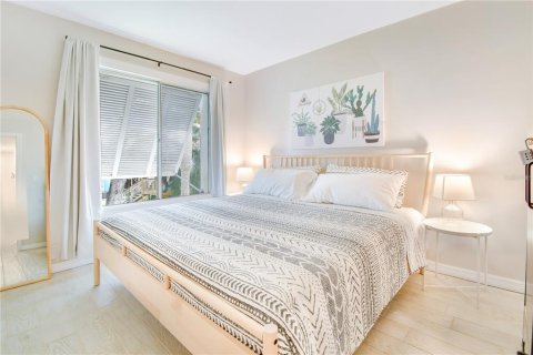 Condo in Saint Petersburg, Florida, 2 bedrooms  № 1917228 - photo 7
