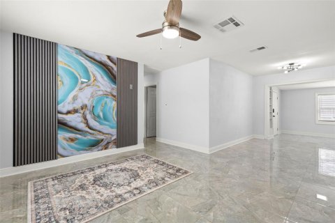 Casa en venta en Pinellas Park, Florida, 5 dormitorios, 137.4 m2 № 2196267 - foto 15