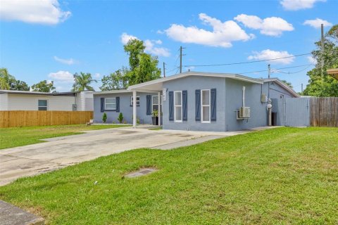 Casa en venta en Pinellas Park, Florida, 5 dormitorios, 137.4 m2 № 2196267 - foto 2