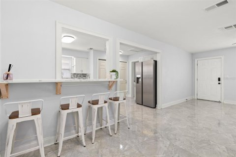 Casa en venta en Pinellas Park, Florida, 5 dormitorios, 137.4 m2 № 2196267 - foto 10