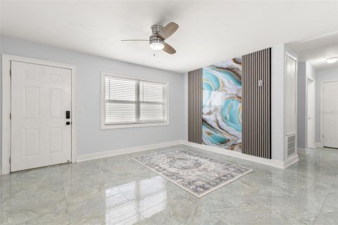 Casa en venta en Pinellas Park, Florida, 5 dormitorios, 137.4 m2 № 2196267 - foto 14