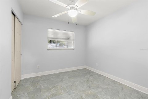 Casa en venta en Pinellas Park, Florida, 5 dormitorios, 137.4 m2 № 2196267 - foto 30