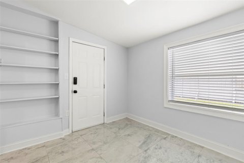 Casa en venta en Pinellas Park, Florida, 5 dormitorios, 137.4 m2 № 2196267 - foto 20