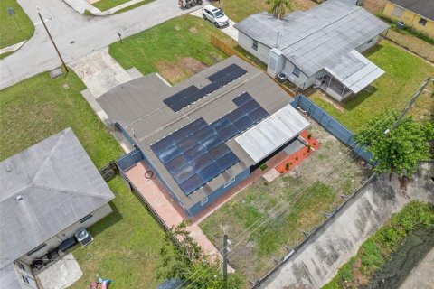 Casa en venta en Pinellas Park, Florida, 5 dormitorios, 137.4 m2 № 2196267 - foto 3