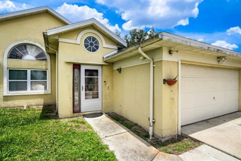 House in Kissimmee, Florida 3 bedrooms, 105.35 sq.m. № 2196787 - photo 3