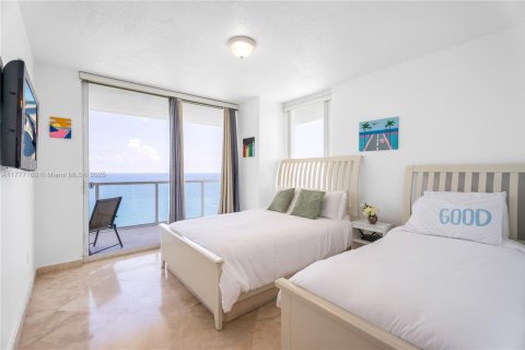 Copropriété à louer à Sunny Isles Beach, Floride: 2 chambres, 148.83 m2 № 1868426 - photo 13