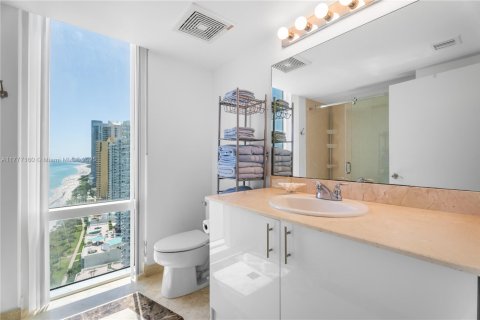 Copropriété à louer à Sunny Isles Beach, Floride: 2 chambres, 148.83 m2 № 1868426 - photo 12