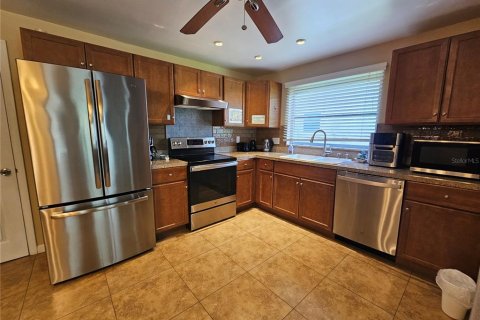 House in Largo, Florida 2 bedrooms, 105.17 sq.m. № 1915942 - photo 10