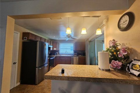 House in Largo, Florida 2 bedrooms, 105.17 sq.m. № 1915942 - photo 5