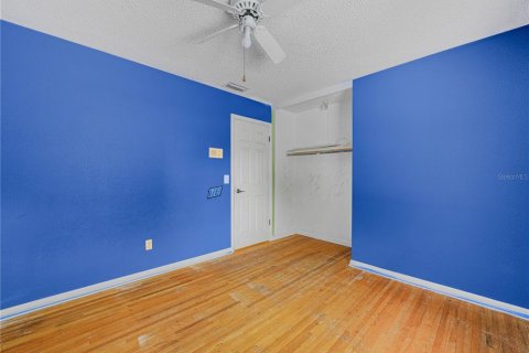 House in Winter Haven, Florida 5 bedrooms, 239.59 sq.m. № 2103631 - photo 18