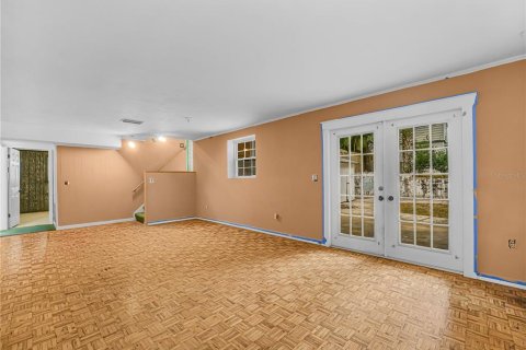 House in Winter Haven, Florida 5 bedrooms, 239.59 sq.m. № 2103631 - photo 11