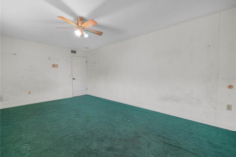 House in Winter Haven, Florida 5 bedrooms, 239.59 sq.m. № 2103631 - photo 12