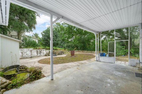 House in Winter Haven, Florida 5 bedrooms, 239.59 sq.m. № 2103631 - photo 28