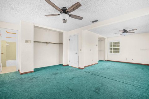 House in Winter Haven, Florida 5 bedrooms, 239.59 sq.m. № 2103631 - photo 13