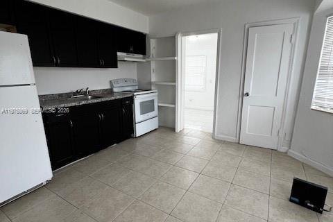 House in Hollywood, Florida 3 bedrooms, 94.02 sq.m. № 2038353 - photo 7