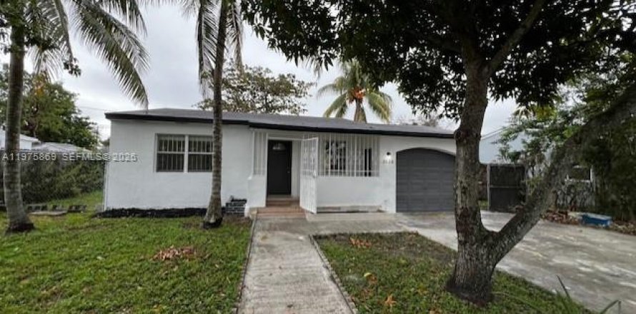 House in Hollywood, Florida 3 bedrooms, 94.02 sq.m. № 2038353