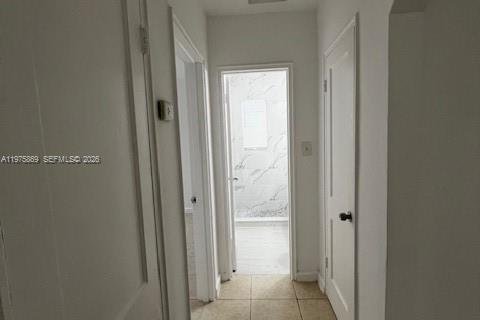 House in Hollywood, Florida 3 bedrooms, 94.02 sq.m. № 2038353 - photo 16