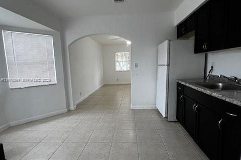 House in Hollywood, Florida 3 bedrooms, 94.02 sq.m. № 2038353 - photo 12