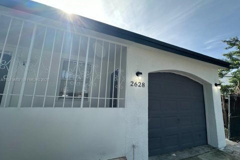 House in Hollywood, Florida 3 bedrooms, 94.02 sq.m. № 2038353 - photo 2