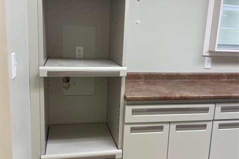 Propiedad comercial en alquiler en Orlando, Florida, 796.08 m2 № 1802040 - foto 13