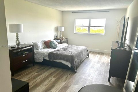 Condo in Miami, Florida, 2 bedrooms  № 1859518 - photo 21