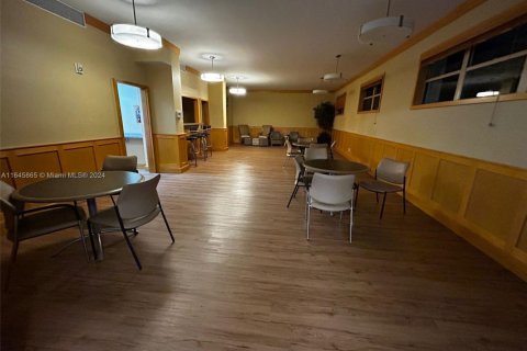 Condo in Miami, Florida, 2 bedrooms  № 1859518 - photo 13