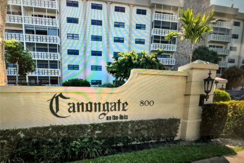 Condo in Miami, Florida, 2 bedrooms  № 1859518 - photo 7