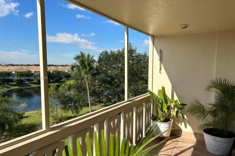Condo in Miami, Florida, 2 bedrooms  № 1859518 - photo 10