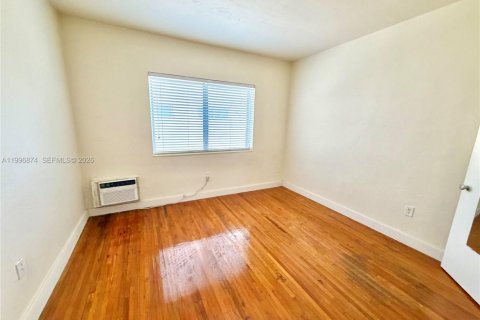 Apartment in Coral Gables, Florida 1 bedroom, 65.03 sq.m. № 2058846 - photo 8