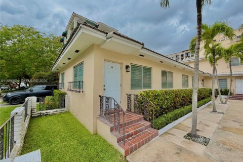 Apartment in Coral Gables, Florida 1 bedroom, 65.03 sq.m. № 2058846