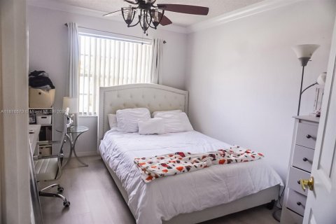 Casa en venta en Lake Worth, Florida, 4 dormitorios, 183.48 m2 № 2053483 - foto 28