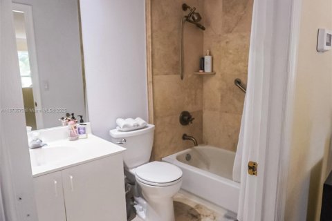 Casa en venta en Lake Worth, Florida, 4 dormitorios, 183.48 m2 № 2053483 - foto 17