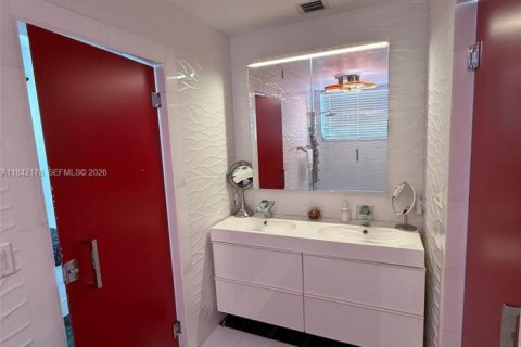 Villa ou maison à vendre à Hialeah, Floride: 4 chambres, 296.36 m2 № 2016960 - photo 25