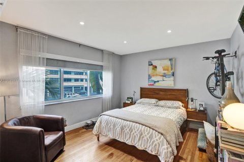 Copropriété à vendre à Bay Harbor Islands, Floride: 2 chambres, 72 m2 № 1973079 - photo 17