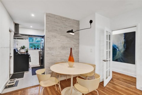 Copropriété à vendre à Bay Harbor Islands, Floride: 2 chambres, 72 m2 № 1973079 - photo 7