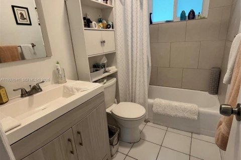 Купить виллу или дом в Майами, Флорида 3 спальни, 96.62м2, № 1998191 - фото 12