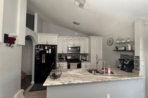 House in Wesley Chapel, Florida 3 bedrooms, 111.48 sq.m. № 1912783 - photo 7