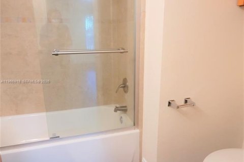 Copropriété à vendre à Oakland Park, Floride: 2 chambres, 116.69 m2 № 2028296 - photo 14