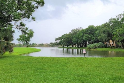 Copropriété à vendre à Oakland Park, Floride: 2 chambres, 116.69 m2 № 2028296 - photo 19