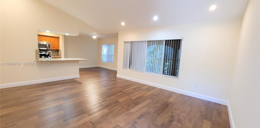 Condo à Oakland Park, Floride, 2 chambres  № 2028296