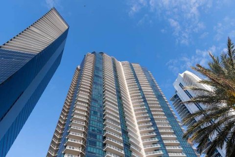 На фоне роста расторгнутых контрактов рынок американских новостроек оказался на перепутье