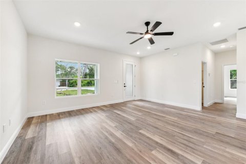 Villa ou maison à vendre à DeLand, Floride: 3 chambres, 143.07 m2 № 2419983 - photo 11