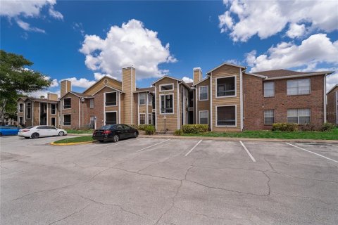 Condominio en Orlando, Florida, 2 dormitorios  № 2099216