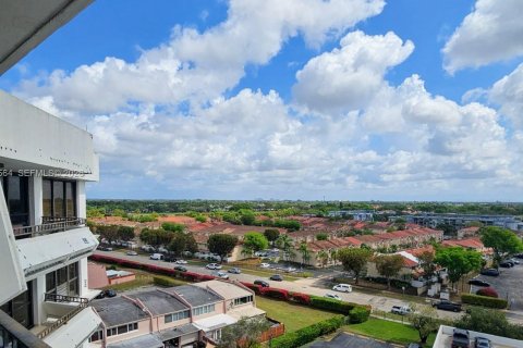 Купить кондоминиум в Майами, Флорида 2 спальни, 115.94м2, № 2045735 - фото 6