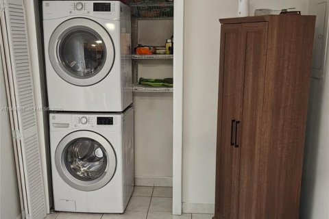 Купить кондоминиум в Майами, Флорида 2 спальни, 115.94м2, № 2045735 - фото 20