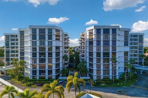 Кондоминиум с 2 спальнями в Майами, Флорида № 2045735