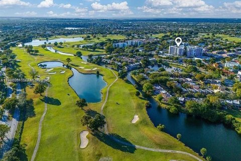 Купить кондоминиум в Майами, Флорида 2 спальни, 115.94м2, № 2045735 - фото 3