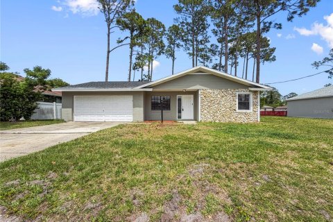 Villa ou maison à Palm Coast, Floride 3 chambres, 147.81 m2 № 2109262